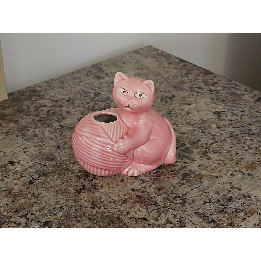 Prestige 1980 Pink Cat With Yarn Ball String Holder String Dispenser 4.5" X 5"
